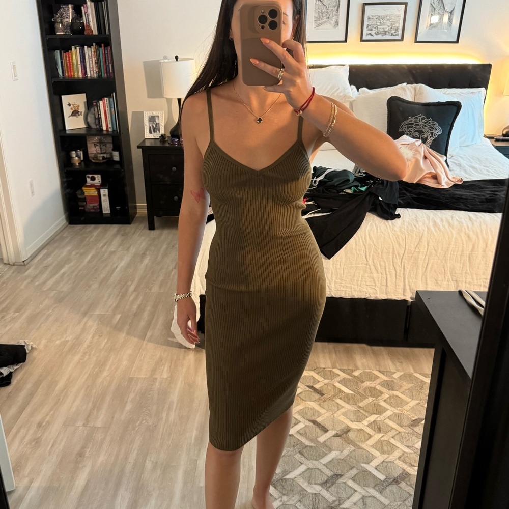Aritzia Wilfred ribbed midi dress olive greenish brown size 2XS